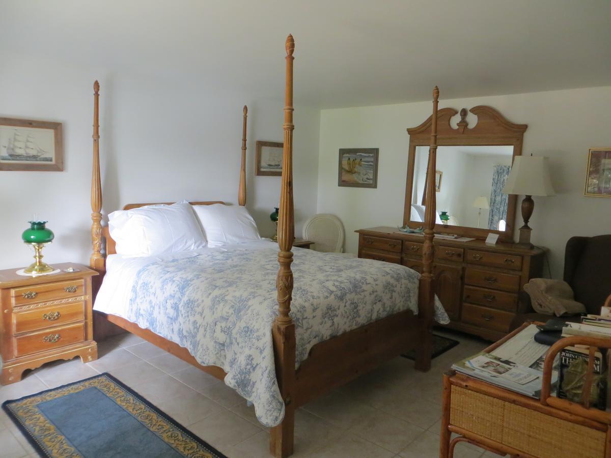 Caprice Bed & Breakfast Roberts Creek Exterior photo